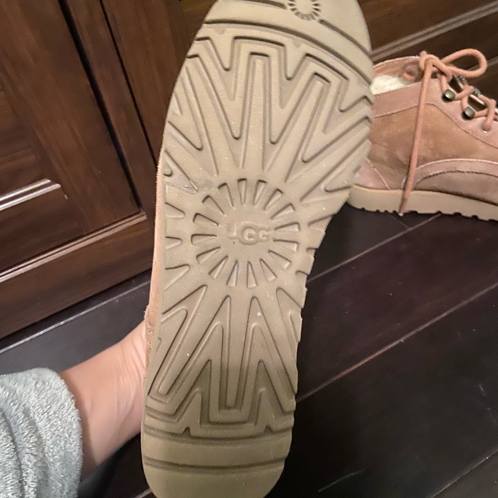Ugg Chesnut Great Worn Condition - Picture 5 of 5